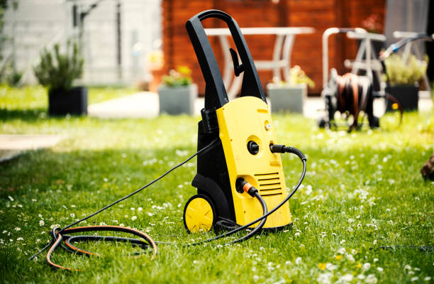 Best Parking Lot and Garage Cleaning  in Youngstown, OH
